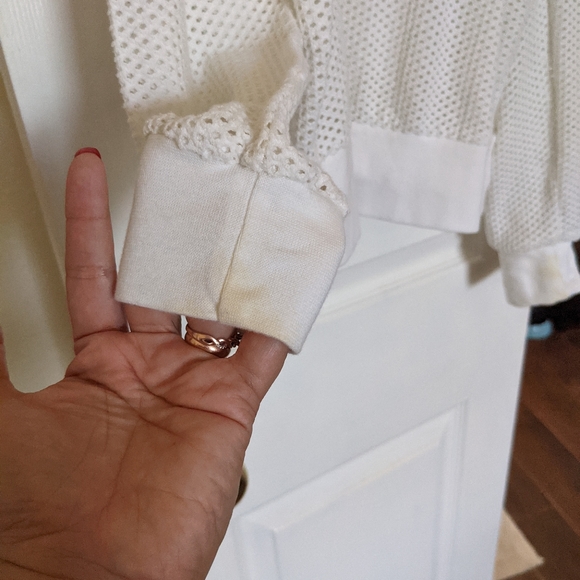 Super cute mesh top - Picture 2 of 5